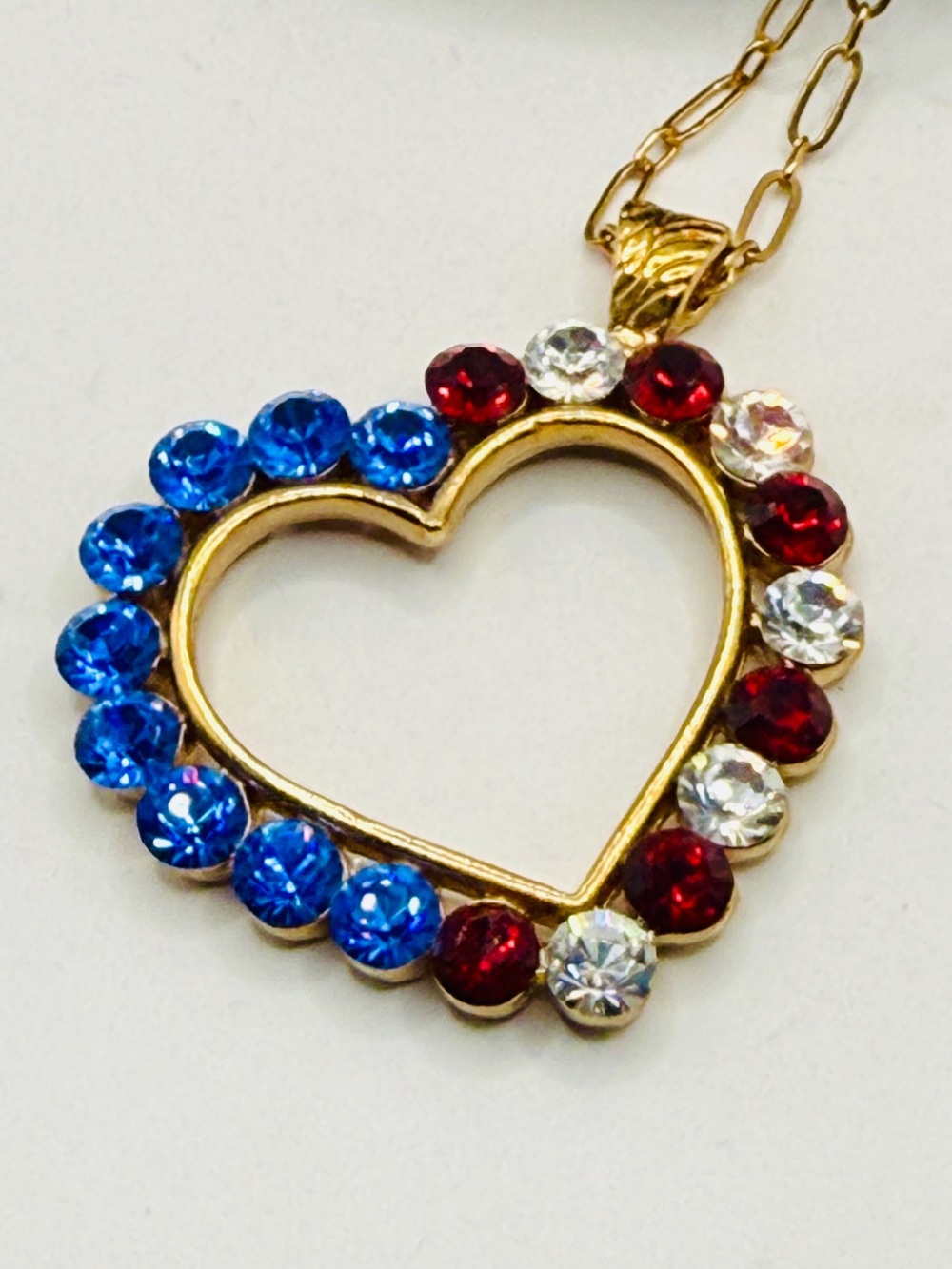 Vintage Mariana Patriotic Collection
Swarovski Crystal Heart Pendant - Picture 4 of 6